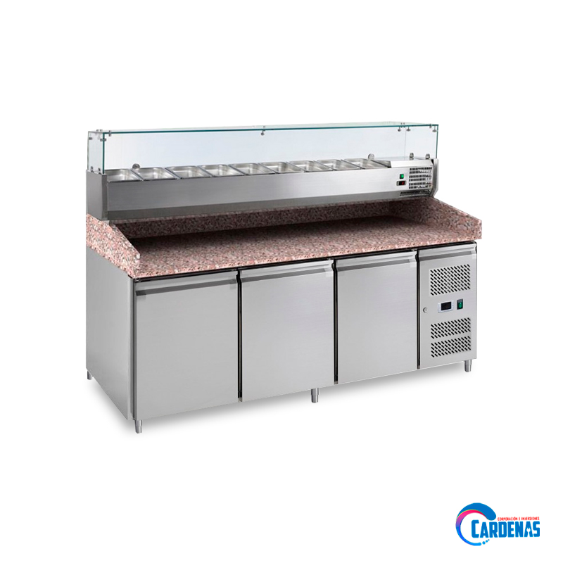 MESA PIZZERA REFRIGERADA DE TRES PUERTAS CON EXHIBIDOR SUPERIOR Y TABLERO DE GRANITO KING COMPANY MOD PZ3600TN